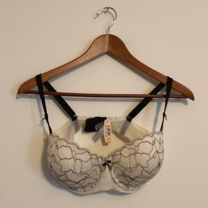 Victoria Secret White/Black Bra 36D